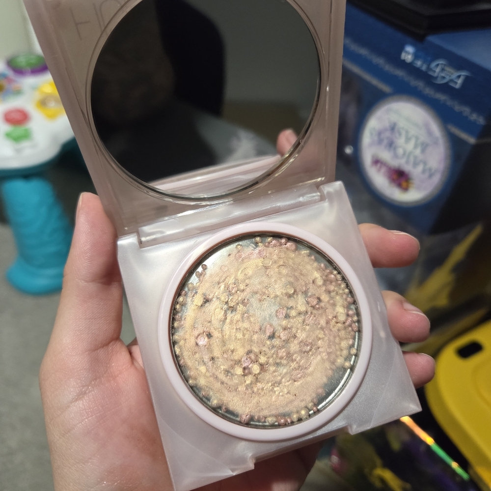 Huda beauty Face Gloss Quartz Glow